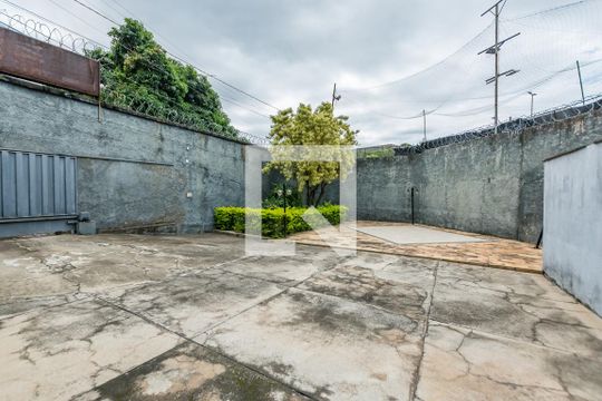 Garagem de casa à venda com 3 quartos, 465m² em Coração Eucarístico, Belo Horizonte