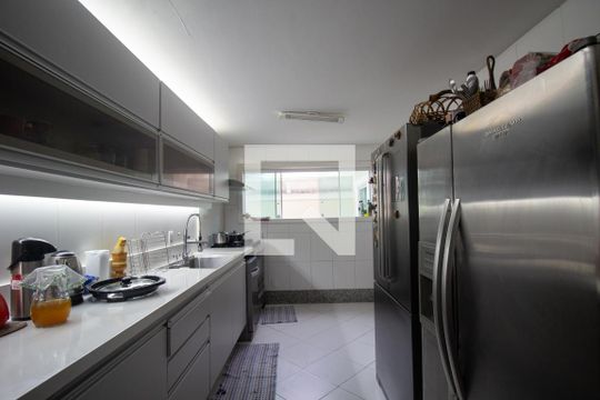 Cozinha de casa de condomínio à venda com 5 quartos, 350m² em Barra da Tijuca, Rio de Janeiro