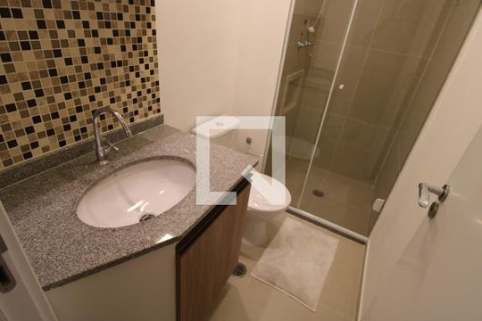 Banheiro de kitnet/studio para alugar com 1 quarto, 25m² em Vila Andrade, São Paulo