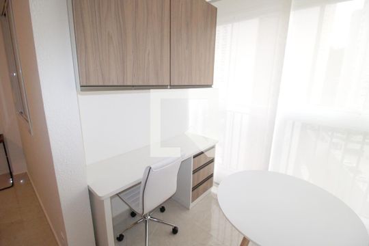 Varanda de kitnet/studio para alugar com 1 quarto, 25m² em Vila Andrade, São Paulo