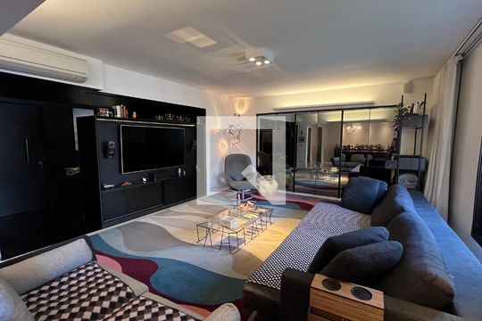 Sala de TV de apartamento à venda com 3 quartos, 204m² em Jardim Paulista, São Paulo