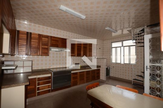 Cozinha de apartamento à venda com 3 quartos, 206m² em Vista Alegre, Rio de Janeiro
