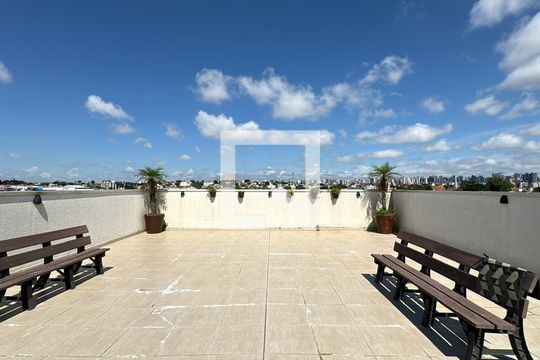 Área comum de apartamento para alugar com 1 quarto, 17m² em Rebouças, Curitiba