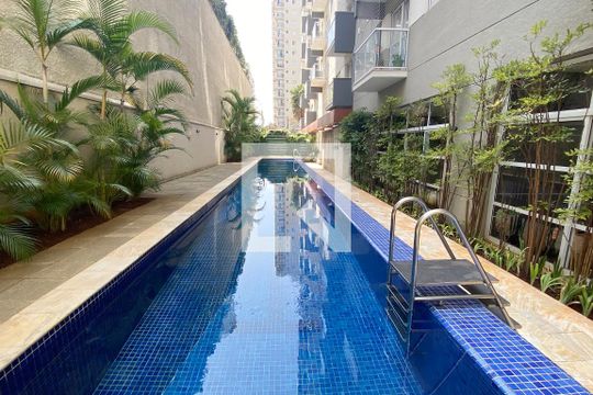 Piscina de apartamento à venda com 1 quarto, 54m² em Alphaville Industrial, Barueri