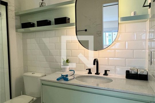 Banheiro da Suíte 1 de apartamento à venda com 1 quarto, 54m² em Alphaville Industrial, Barueri