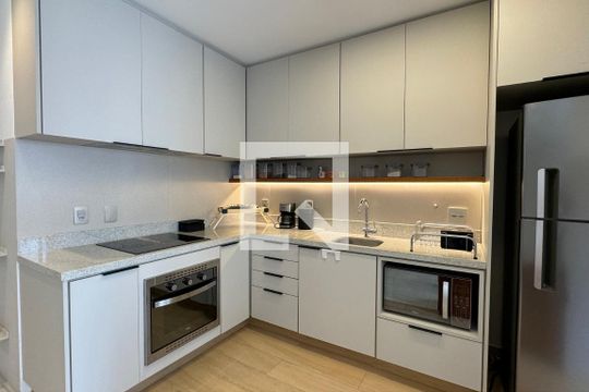 Cozinha de apartamento à venda com 1 quarto, 54m² em Alphaville Industrial, Barueri