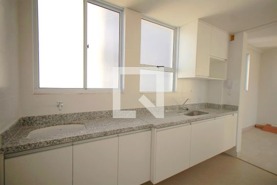 Cozinha de apartamento à venda com 2 quartos, 54m² em Ana Lúcia, Belo Horizonte