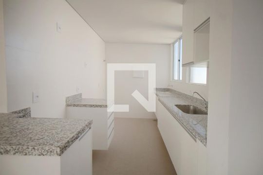 Cozinha de apartamento à venda com 2 quartos, 54m² em Ana Lúcia, Belo Horizonte