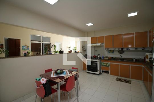 Cozinha de apartamento à venda com 5 quartos, 140m² em Bonsucesso, Rio de Janeiro
