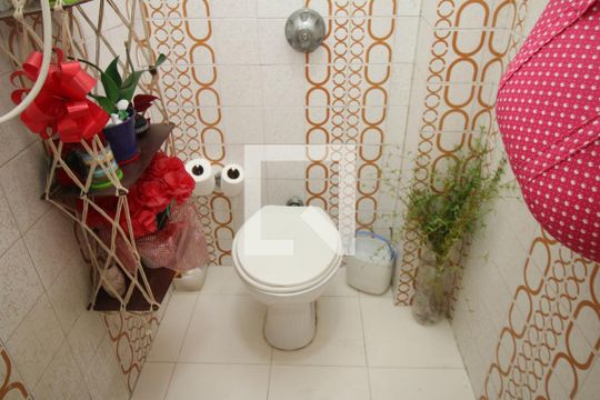 Banheiro de serviço de apartamento à venda com 5 quartos, 140m² em Bonsucesso, Rio de Janeiro