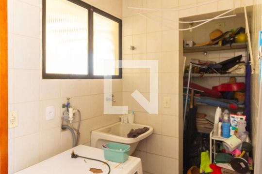 Lavanderia de casa de condomínio à venda com 4 quartos, 160m² em Vila Brasilio Machado, São Paulo