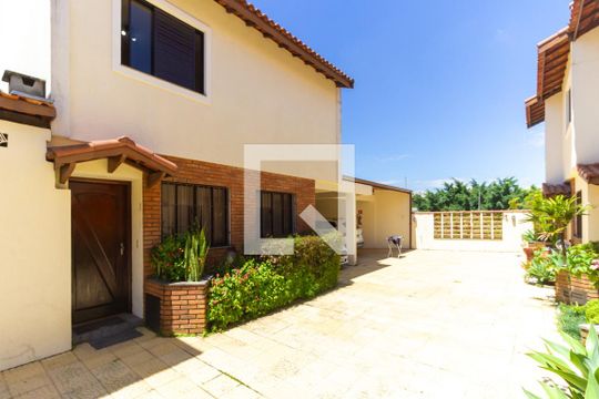 Fachada de casa de condomínio à venda com 4 quartos, 160m² em Vila Brasilio Machado, São Paulo