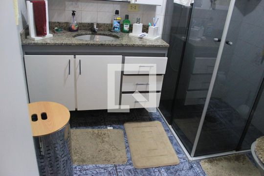 Banheiro da Suíte de casa à venda com 5 quartos, 260m² em Jardim Jovaia, Guarulhos