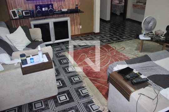 Sala de casa à venda com 5 quartos, 260m² em Jardim Jovaia, Guarulhos