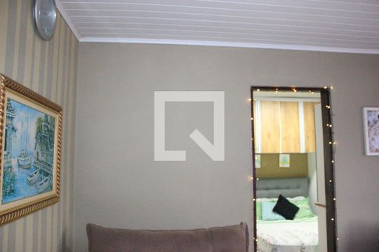 Sala 2 piso superior de casa à venda com 5 quartos, 260m² em Jardim Jovaia, Guarulhos