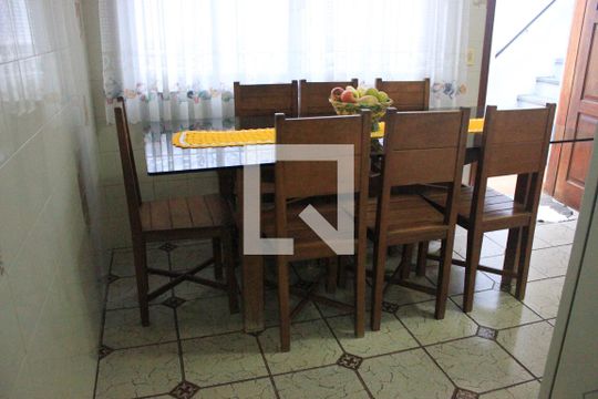 Cozinha de casa à venda com 5 quartos, 260m² em Jardim Jovaia, Guarulhos