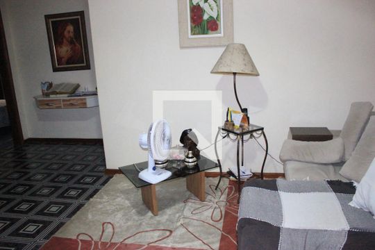 Sala de casa à venda com 5 quartos, 260m² em Jardim Jovaia, Guarulhos