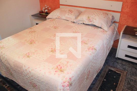 Suíte de casa à venda com 5 quartos, 260m² em Jardim Jovaia, Guarulhos