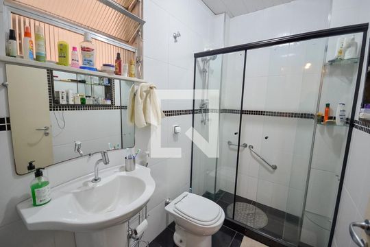 Banheiro de apartamento à venda com 2 quartos, 70m² em Vila Isabel, Rio de Janeiro