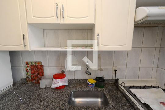 Cozinha de apartamento à venda com 2 quartos, 68m² em Jardim Itapeva, São Paulo