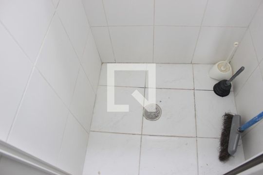 Banheiro de apartamento para alugar com 3 quartos, 63m² em Vila Galvão, Guarulhos