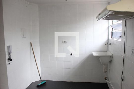 Lavanderia de apartamento para alugar com 3 quartos, 63m² em Vila Galvão, Guarulhos