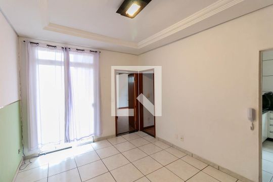 Apartamento para alugar com 3 quartos, 75m² em Carlos Prates, Belo Horizonte