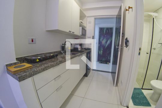Cozinha  de kitnet/studio para alugar com 1 quarto, 22m² em Jardim das Vertentes, São Paulo