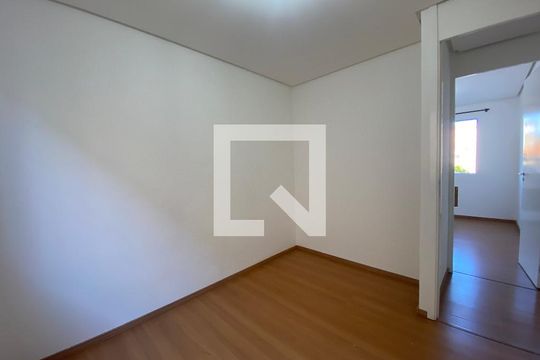 Quarto de apartamento à venda com 3 quartos, 55m² em Igara, Canoas