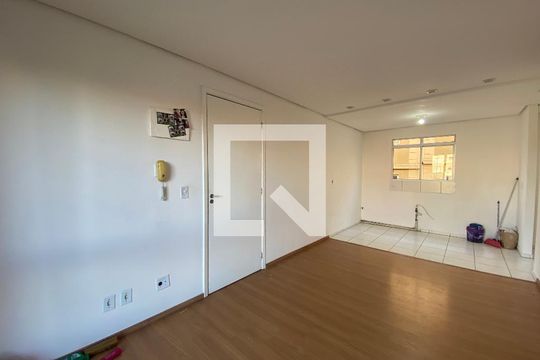 Sala de apartamento à venda com 3 quartos, 55m² em Igara, Canoas