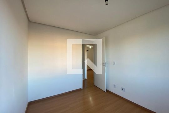 Quarto de apartamento à venda com 3 quartos, 55m² em Igara, Canoas