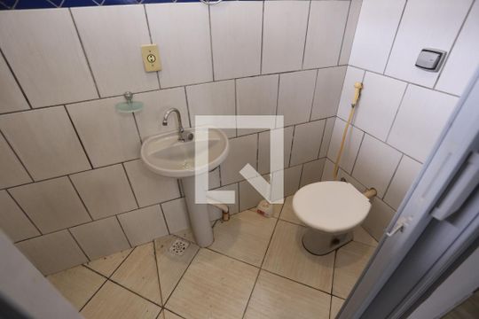 Banheiro 1 de casa de condomínio para alugar com 3 quartos, 400m² em Setor Habitacional Vicente Pires, Brasília