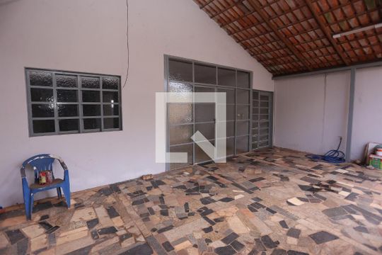 Garagem de casa de condomínio para alugar com 3 quartos, 400m² em Setor Habitacional Vicente Pires, Brasília
