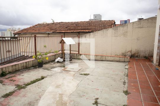 Quintal de casa à venda com 2 quartos, 140m² em Vila Mazzei, São Paulo