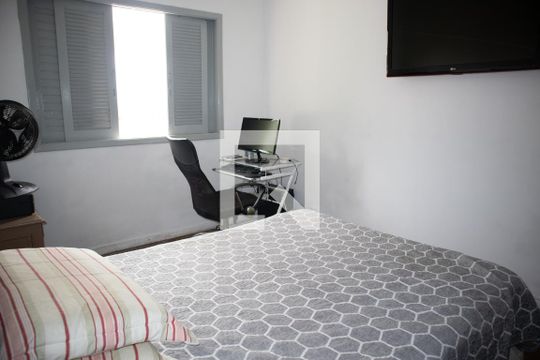 Quarto 1 de casa à venda com 2 quartos, 140m² em Vila Mazzei, São Paulo