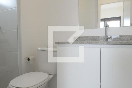 Banheiro de apartamento para alugar com 1 quarto, 33m² em Ipiranga, São Paulo