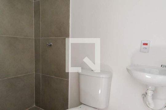 Banheiro de kitnet/studio à venda com 1 quarto, 25m² em Vila Prudente, São Paulo