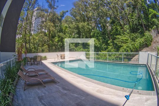 Área comum de kitnet/studio para alugar com 1 quarto, 22m² em Jardim das Vertentes, São Paulo