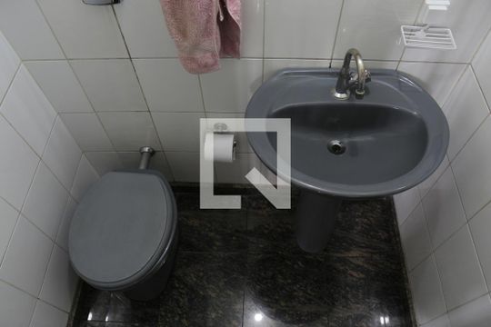 Lavabo casa 1 de casa para alugar com 5 quartos, 220m² em Jardim Egle, São Paulo