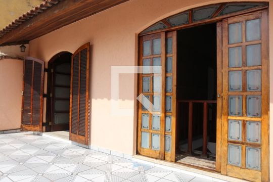 Varanda de casa para alugar com 5 quartos, 220m² em Jardim Egle, São Paulo