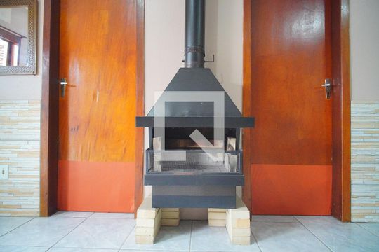 Lareira de casa à venda com 2 quartos, 64m² em Feitoria, São Leopoldo