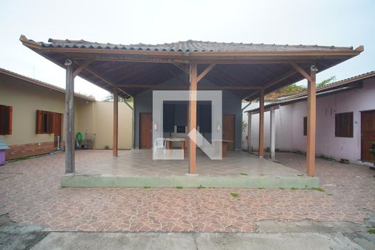 Churrasqueira de casa à venda com 2 quartos, 64m² em Feitoria, São Leopoldo