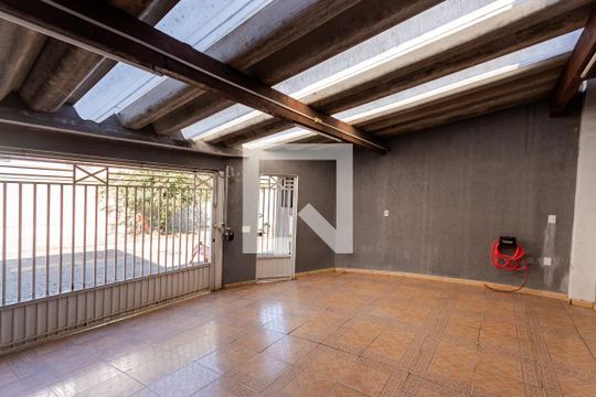 Garagem de casa à venda com 3 quartos, 240m² em Campestre, Santo André
