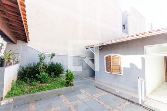 Quintal de casa à venda com 3 quartos, 240m² em Campestre, Santo André