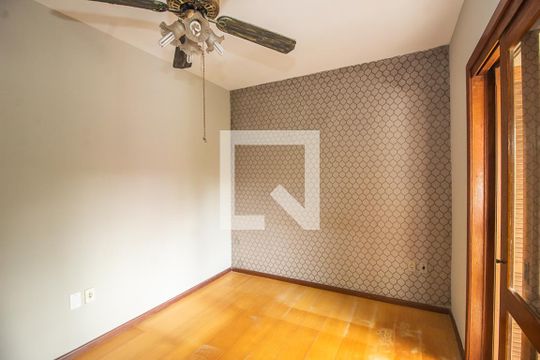 Quarto de casa de condomínio à venda com 3 quartos, 397m² em Vila Nova, Porto Alegre