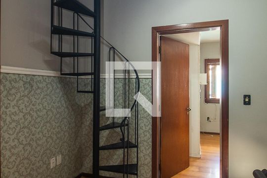 Corredor de casa de condomínio à venda com 3 quartos, 397m² em Vila Nova, Porto Alegre