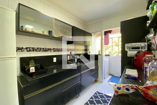 Cozinha de apartamento à venda com 2 quartos, 84m² em Vila Constança, São Paulo