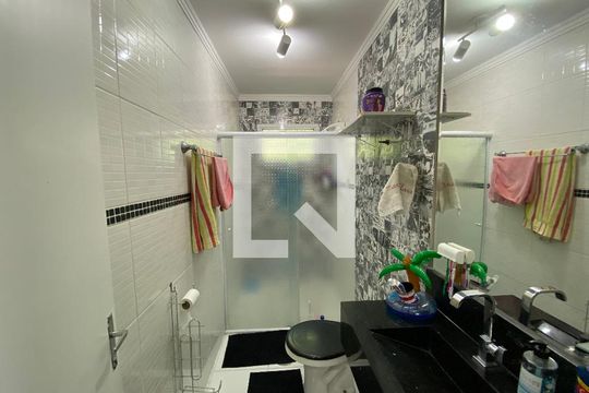 Banheiro de apartamento à venda com 2 quartos, 84m² em Vila Constança, São Paulo