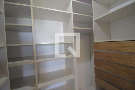 Closet de apartamento à venda com 3 quartos, 141m² em Centro, Canoas