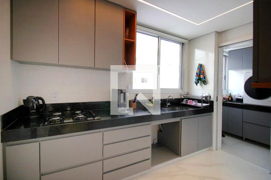 Cozinha de apartamento para alugar com 3 quartos, 82m² em Sagrada Família, Belo Horizonte